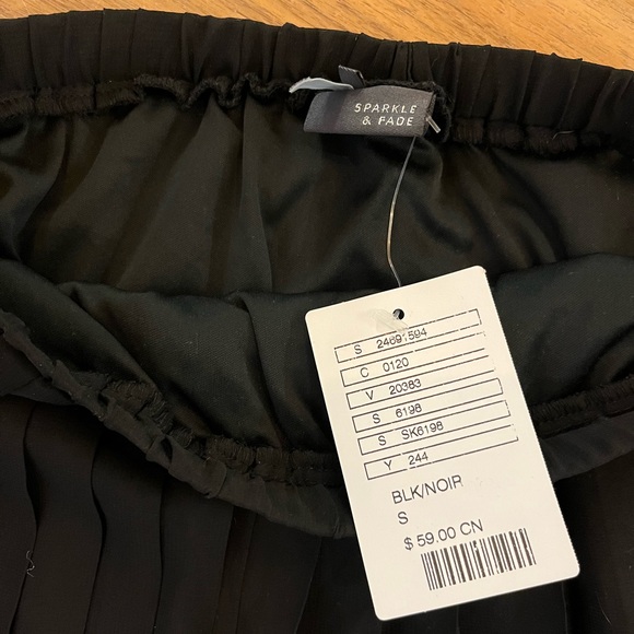 Urban Outfitters Sparkle & Fade Black Pleated Mini Skirt - Picture 3 of 3